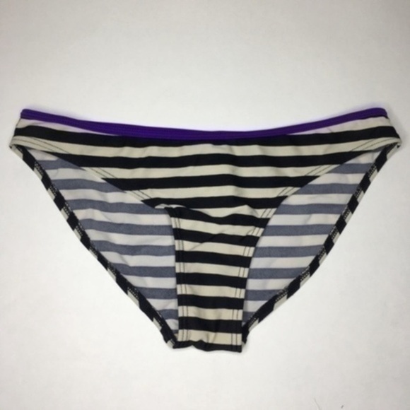 ASOS Bikini Bottom - Picture 2 of 4